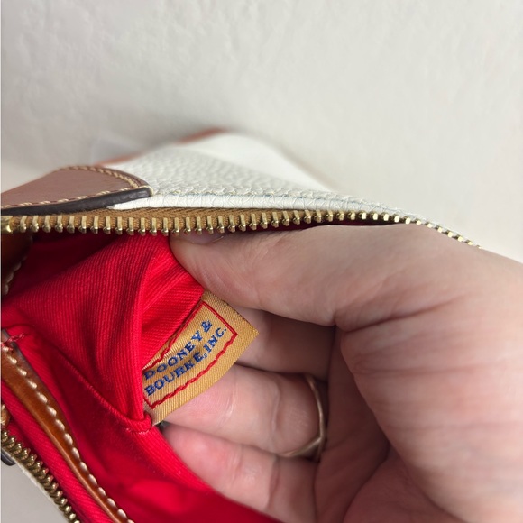 Dooney and Bourke pebble, leather, white and brown hobo bag 10l X 9h X 4d - Picture 7 of 8